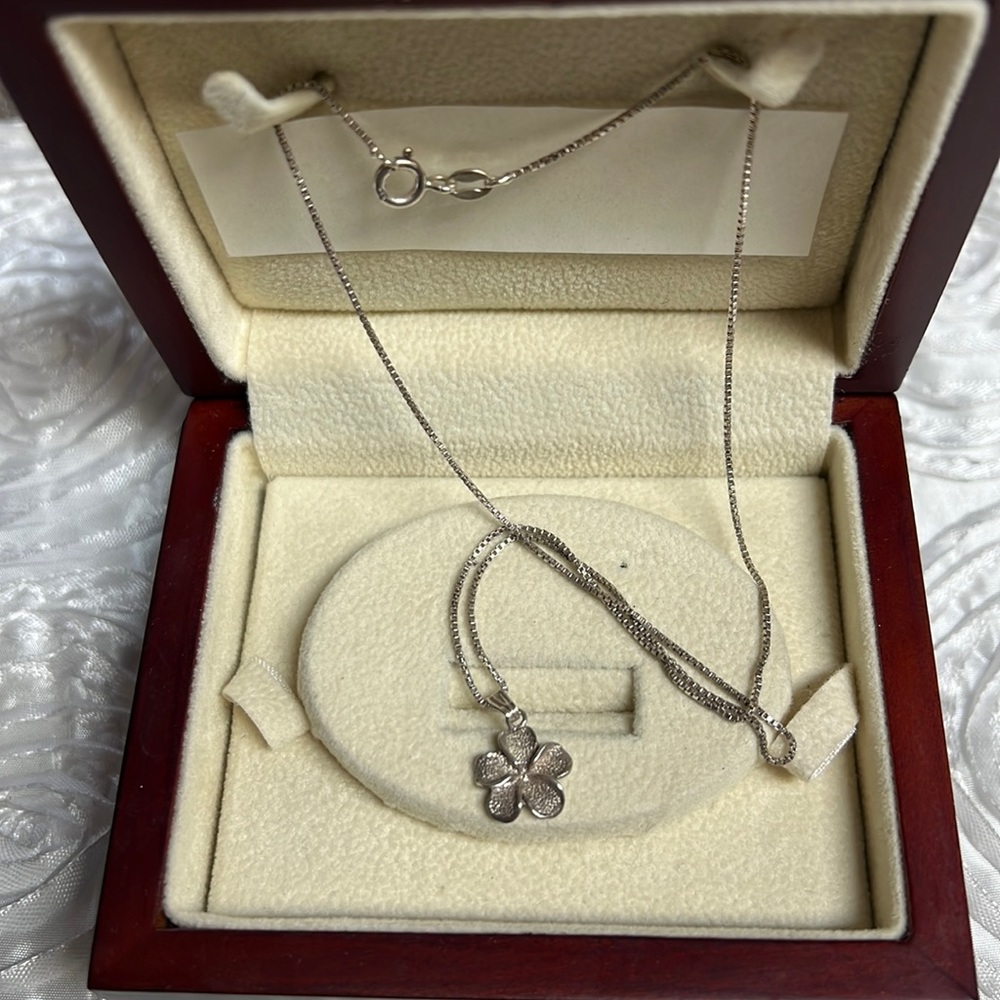 Hawaiian 🌺 Sterling Silver Necklace - Picture 2 of 9